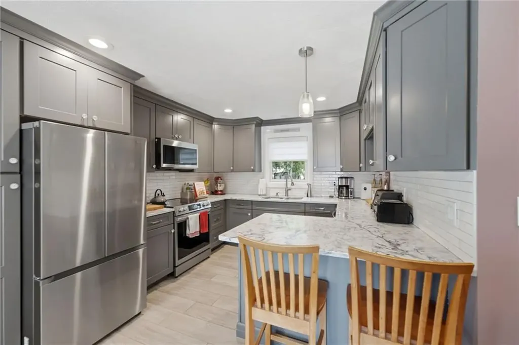 21 Portland Street Lincoln RI 02838