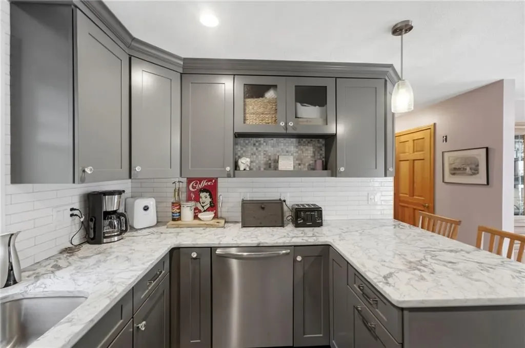 21 Portland Street Lincoln RI 02838
