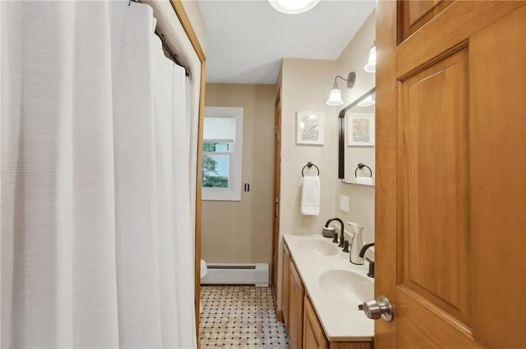 21 Portland Street Lincoln RI 02838