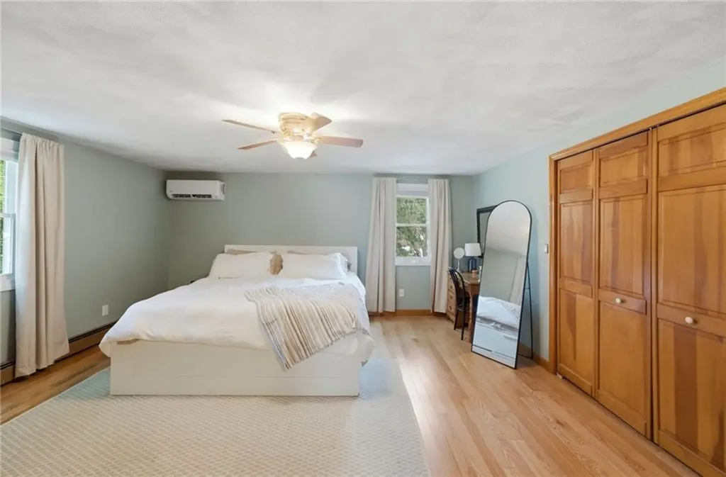 21 Portland Street Lincoln RI 02838