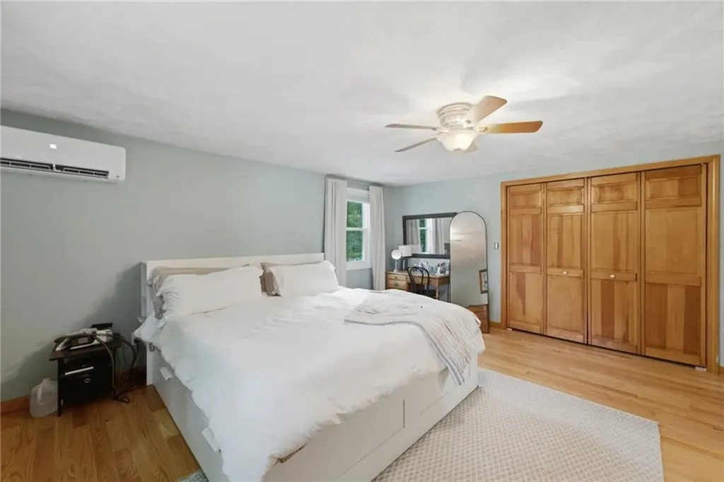 21 Portland Street Lincoln RI 02838
