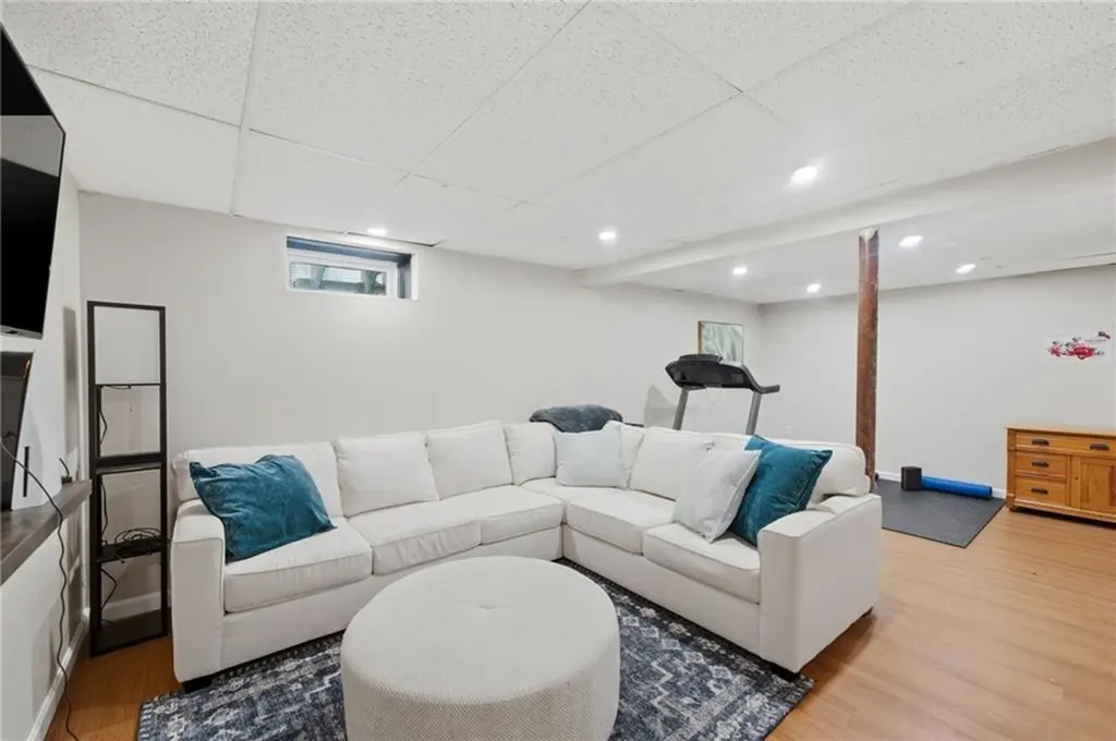 21 Portland Street Lincoln RI 02838