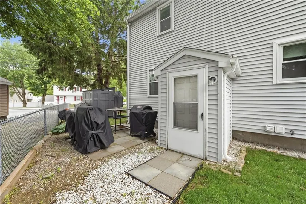 21 Portland Street Lincoln RI 02838