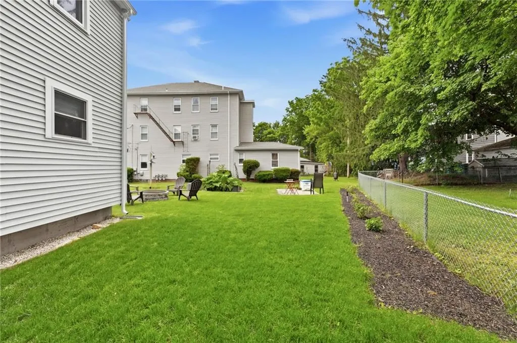 21 Portland Street Lincoln RI 02838