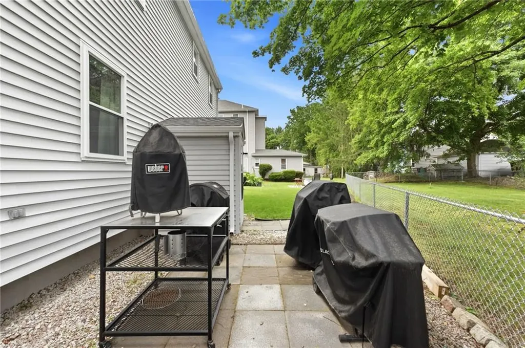21 Portland Street Lincoln RI 02838