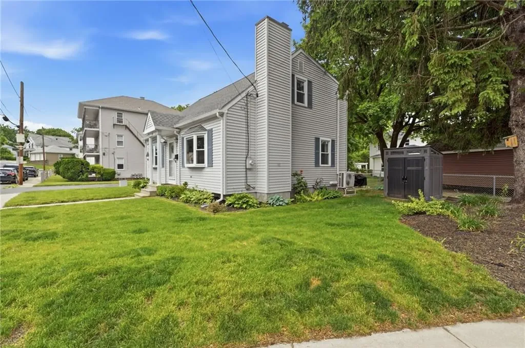 21 Portland Street Lincoln RI 02838