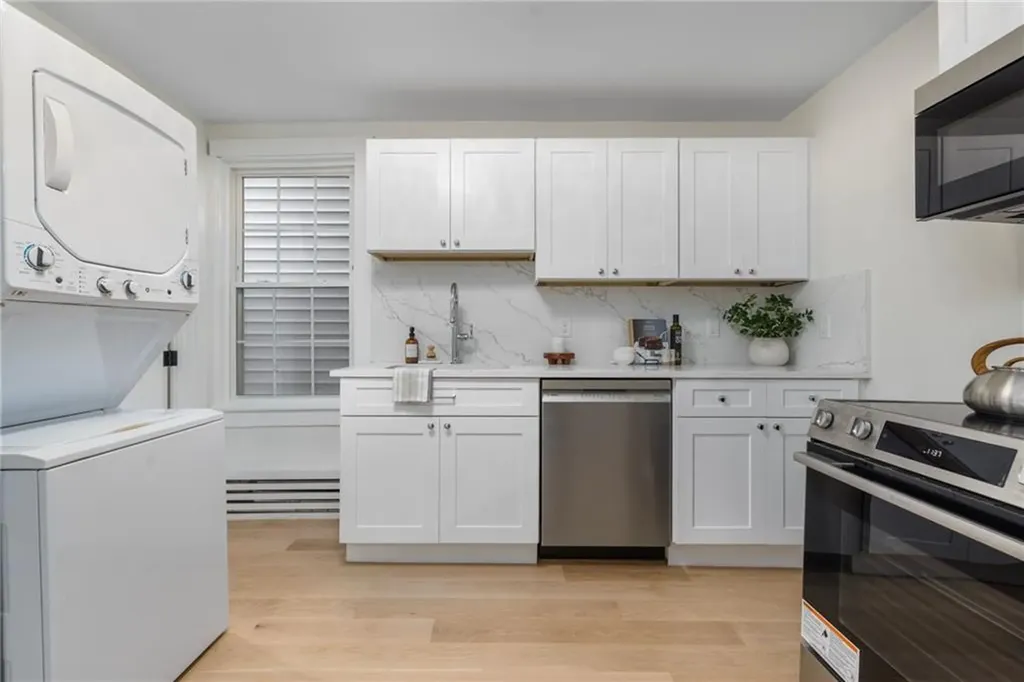 28 Young Street Newport RI 02840