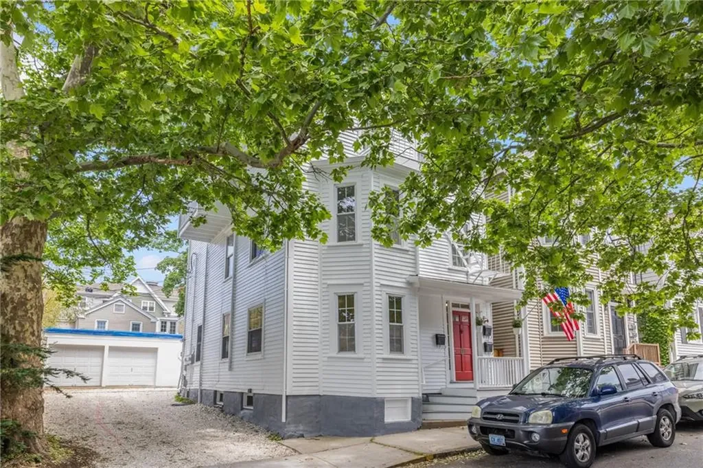28 Young Street Newport RI 02840