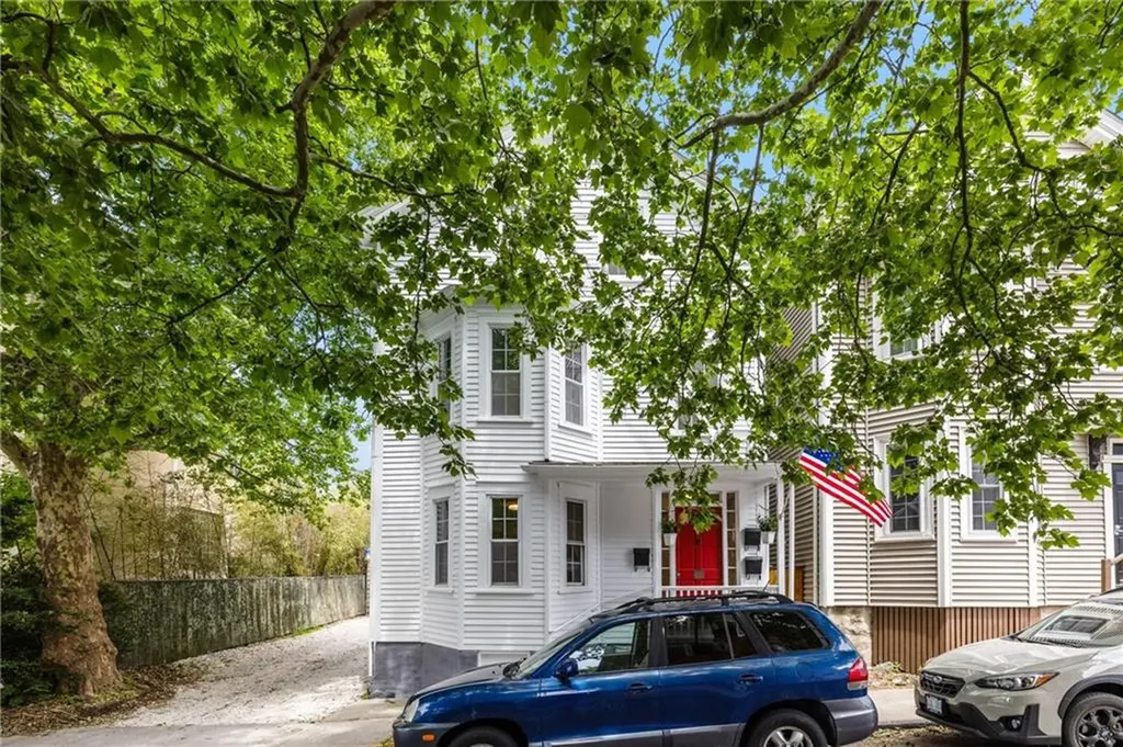 28 Young Street Newport RI 02840