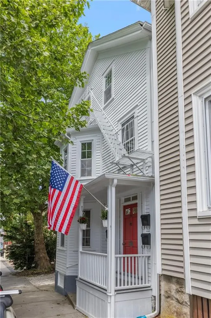 28 Young Street Newport RI 02840