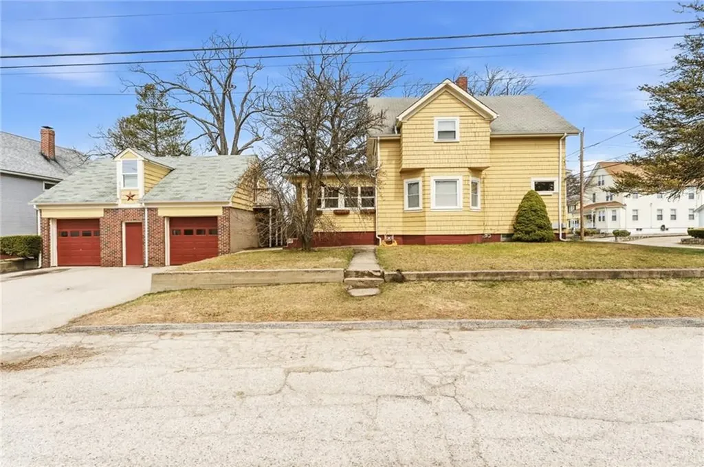 211 Woodbine Street Cranston RI 02910