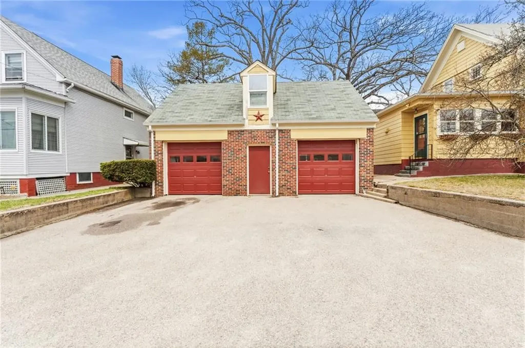 211 Woodbine Street Cranston RI 02910