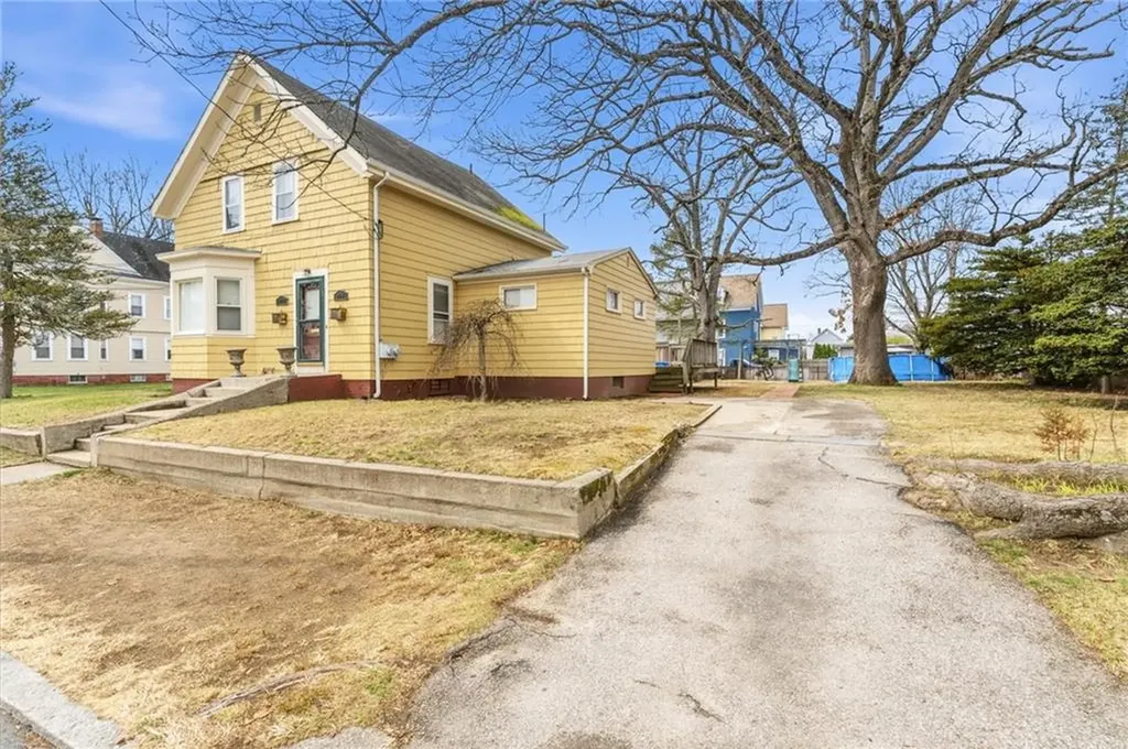 211 Woodbine Street Cranston RI 02910