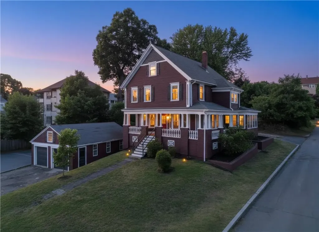 430 Cumberland Hill Road Woonsocket RI 02895