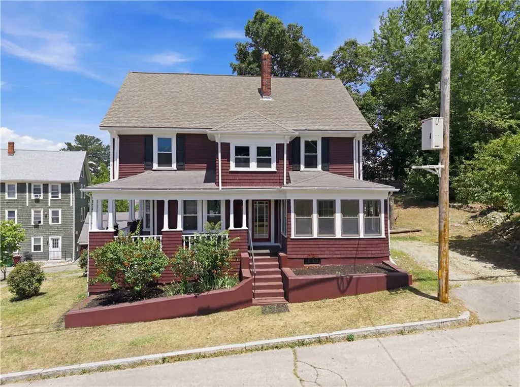 430 Cumberland Hill Road Woonsocket RI 02895