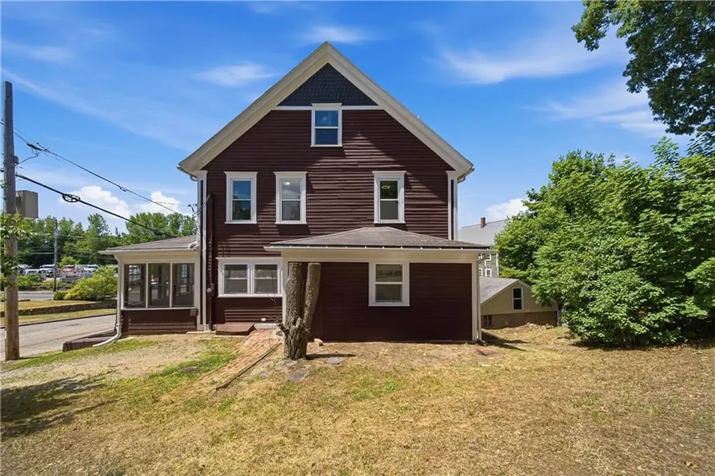 430 Cumberland Hill Road Woonsocket RI 02895
