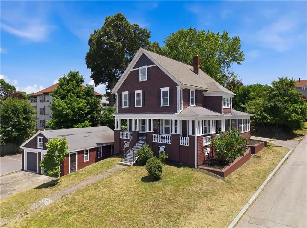 430 Cumberland Hill Road Woonsocket RI 02895