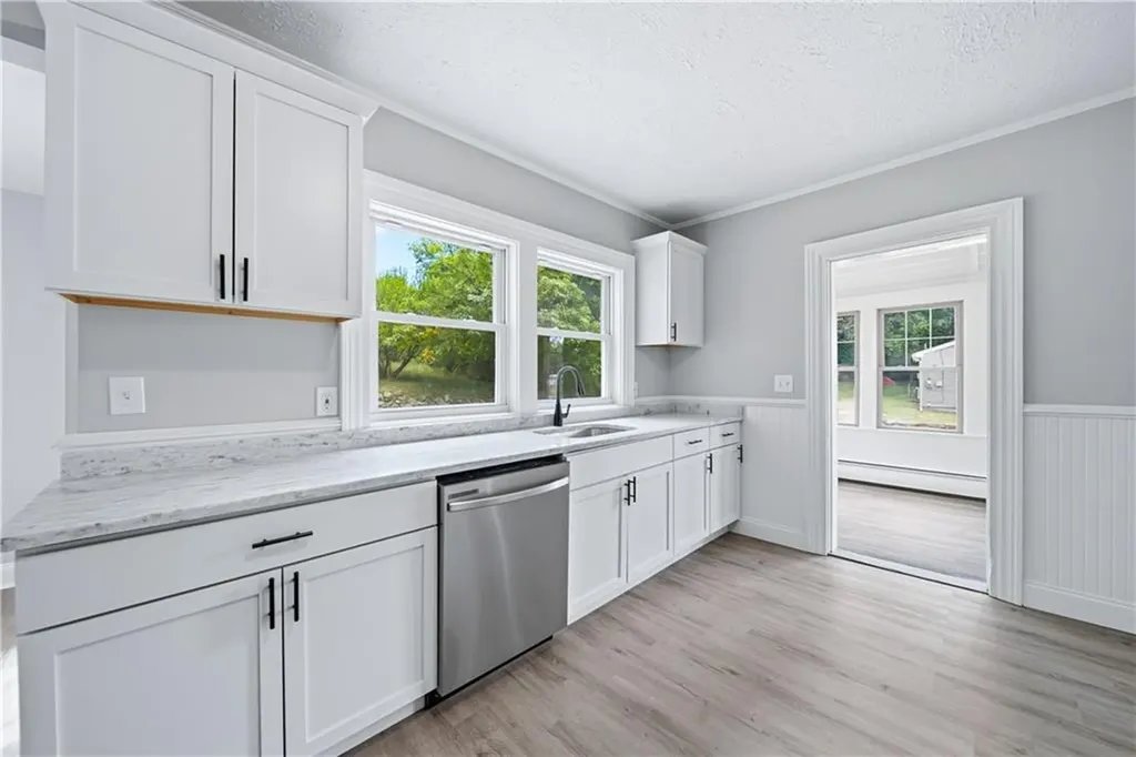 430 Cumberland Hill Road Woonsocket RI 02895