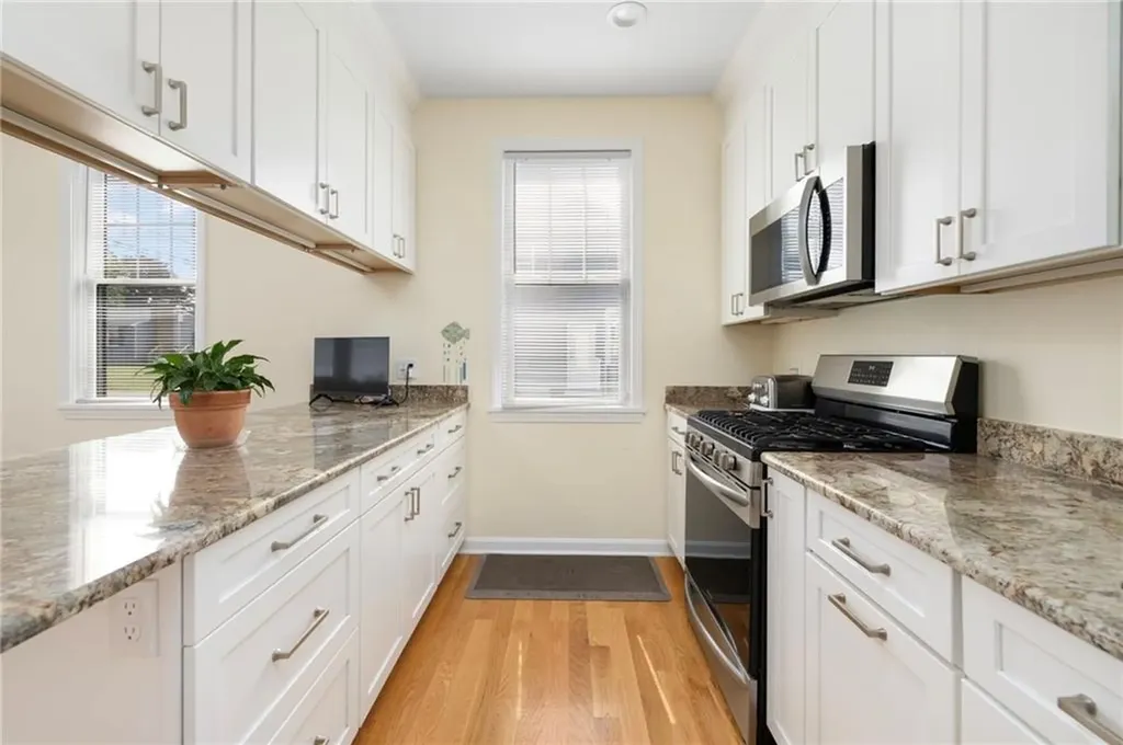 40 Lakeworth Avenue Narragansett RI 02882
