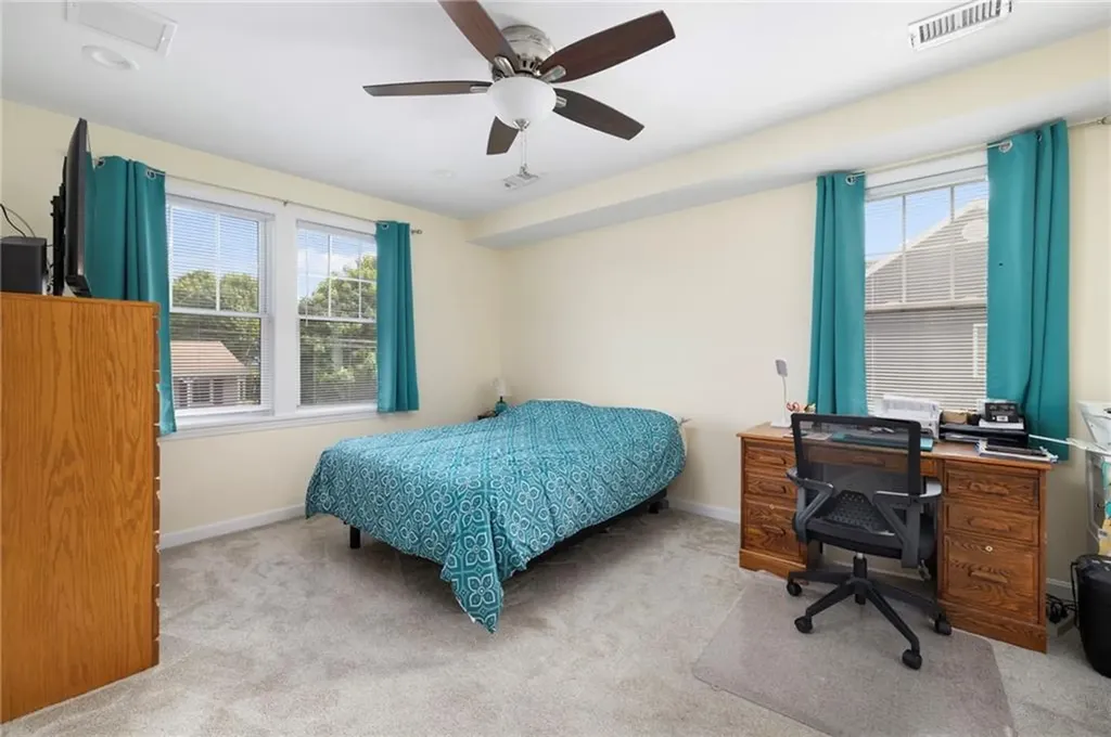 40 Lakeworth Avenue Narragansett RI 02882