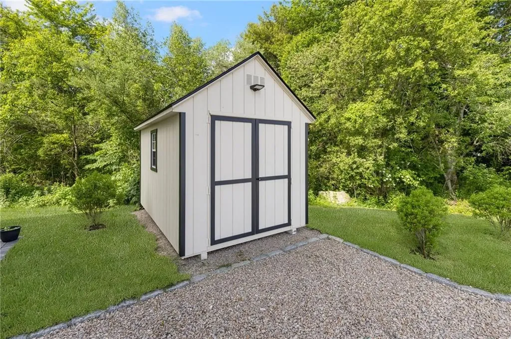 40 Lakeworth Avenue Narragansett RI 02882