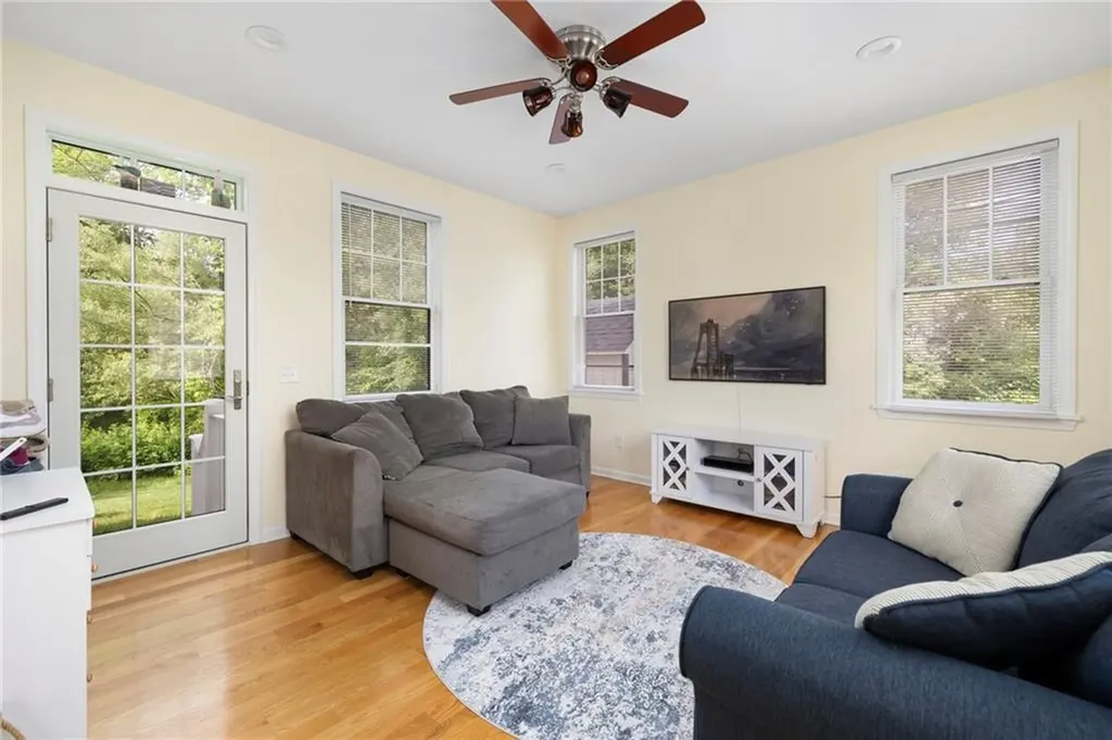 40 Lakeworth Avenue Narragansett RI 02882