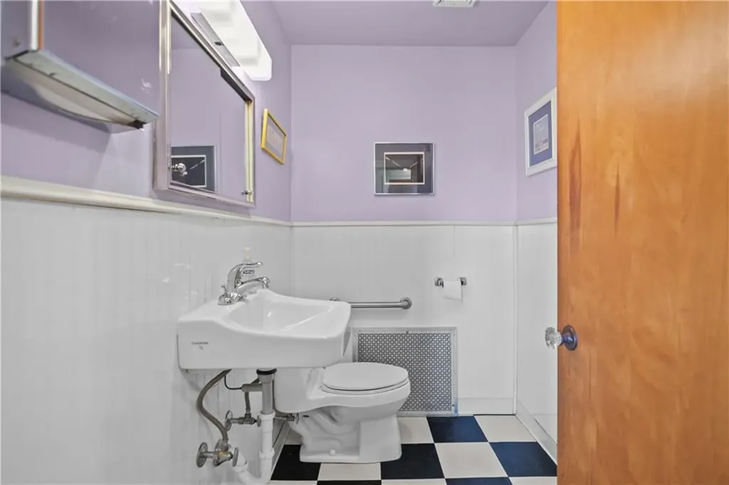 74 Valley Road Middletown RI 02842