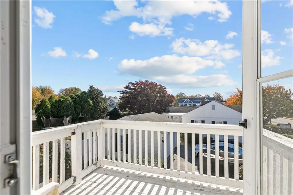74 Valley Road Middletown RI 02842