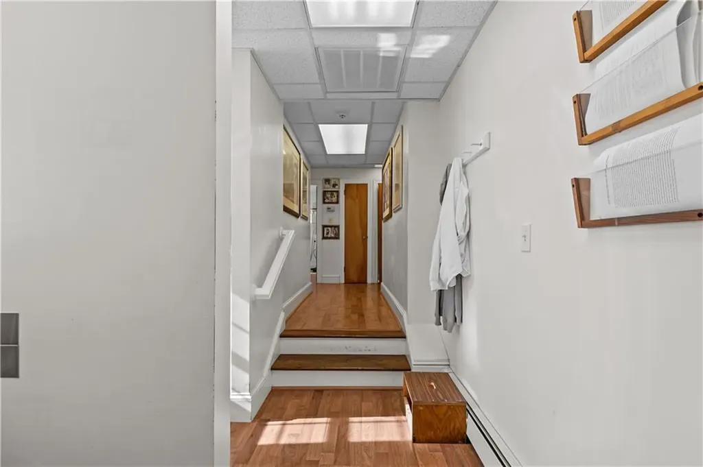 74 Valley Road Middletown RI 02842