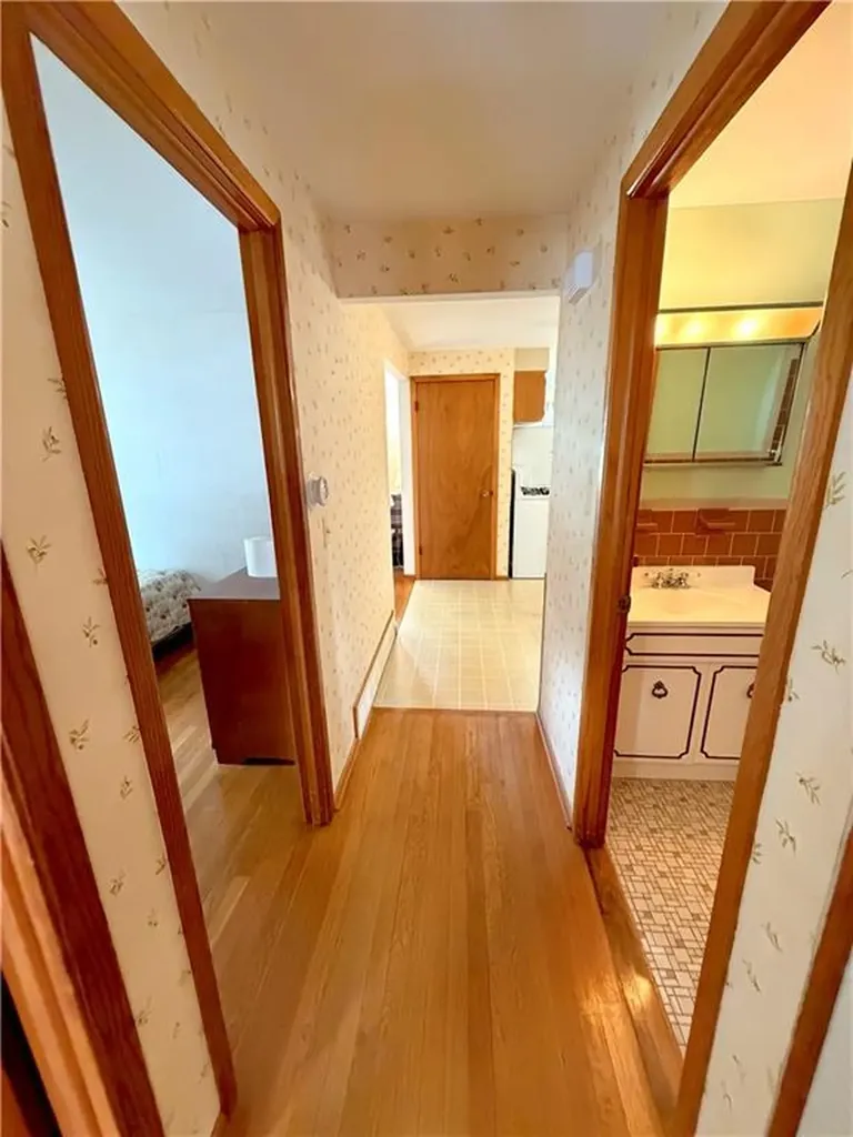 83 Crestwood Court Cumberland RI 02864