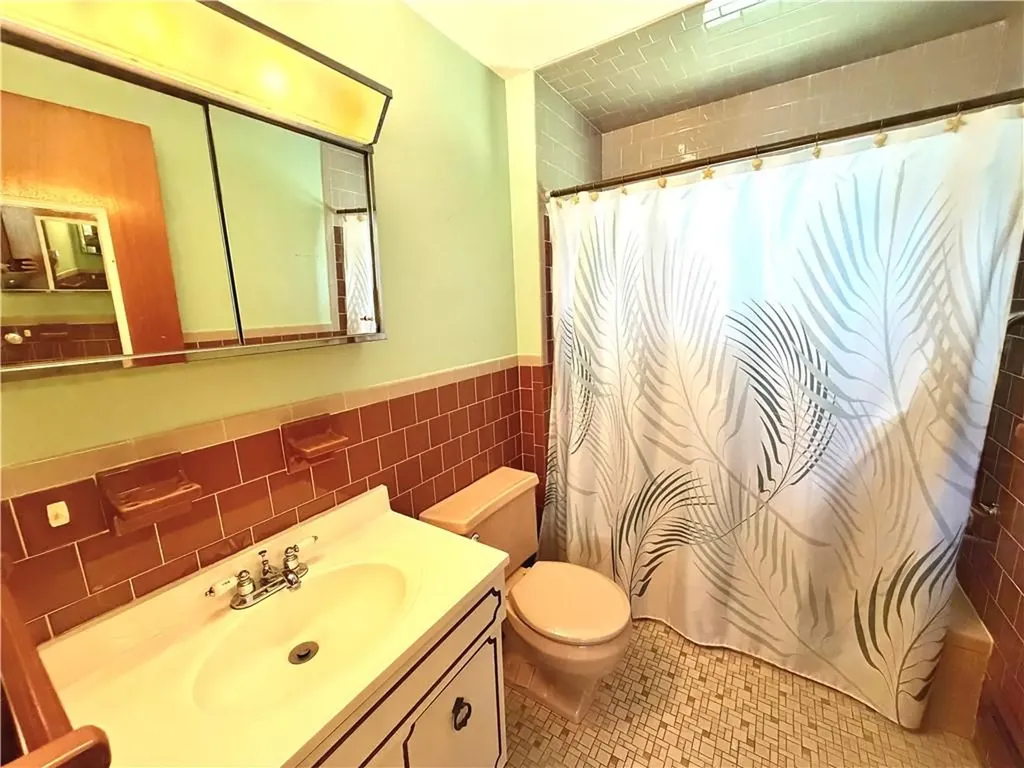 83 Crestwood Court Cumberland RI 02864