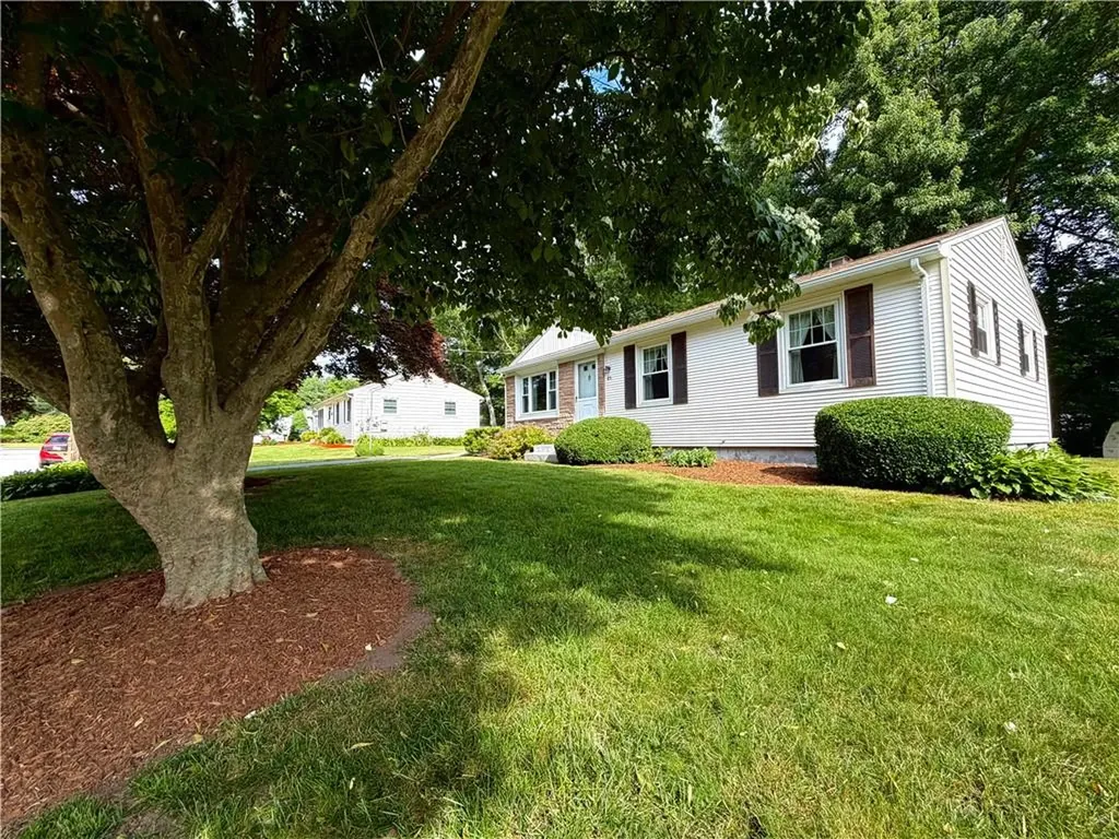 83 Crestwood Court Cumberland RI 02864