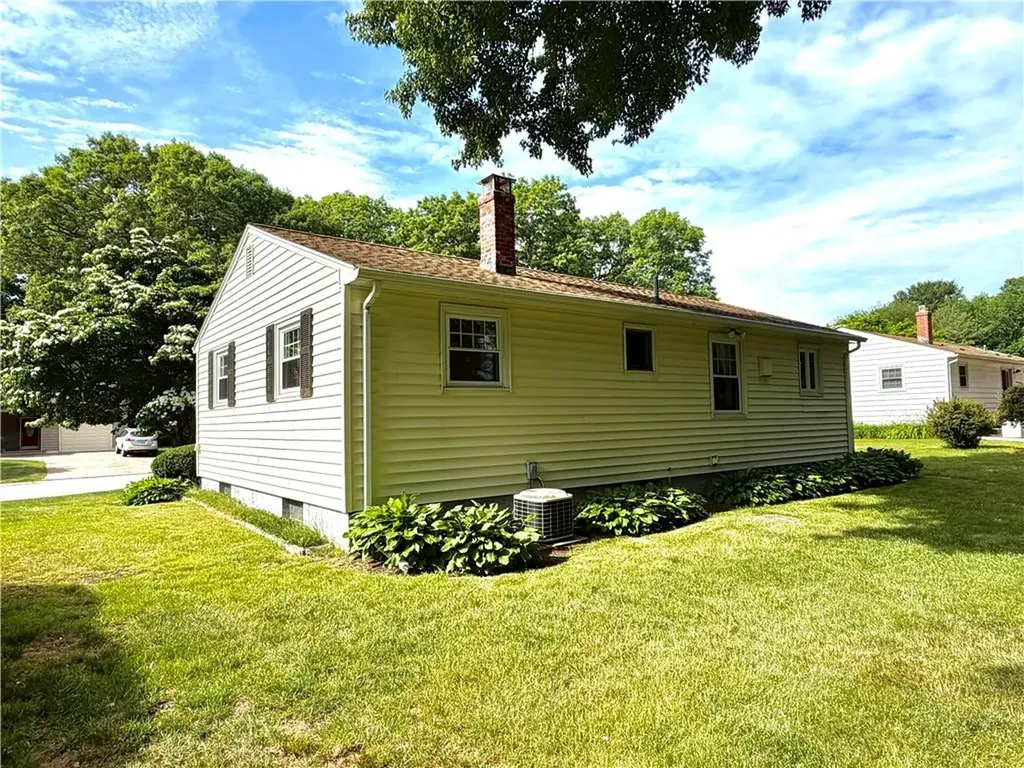 83 Crestwood Court Cumberland RI 02864