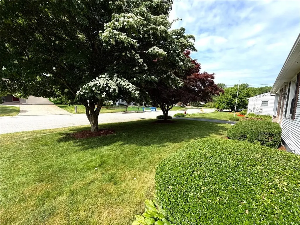 83 Crestwood Court Cumberland RI 02864