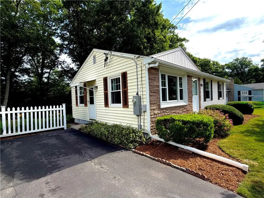 83 Crestwood Court Cumberland RI 02864