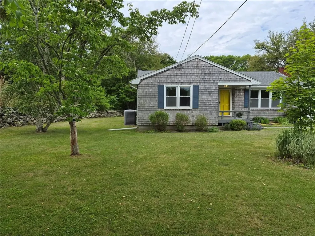 345 Stone Church Road Tiverton RI 02878