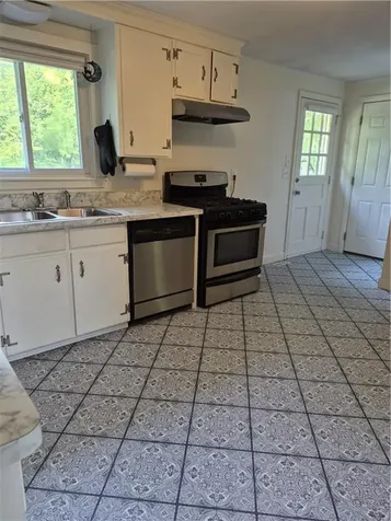 345 Stone Church Road Tiverton RI 02878