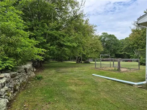 345 Stone Church Road Tiverton RI 02878