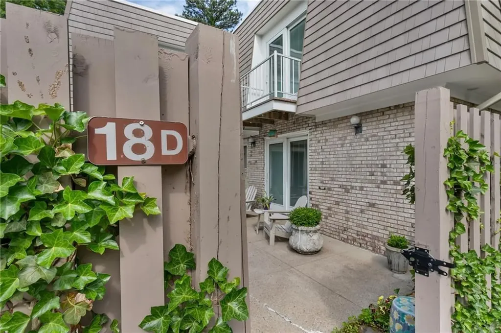 18 Caddy Rock Road North Kingstown RI 02852