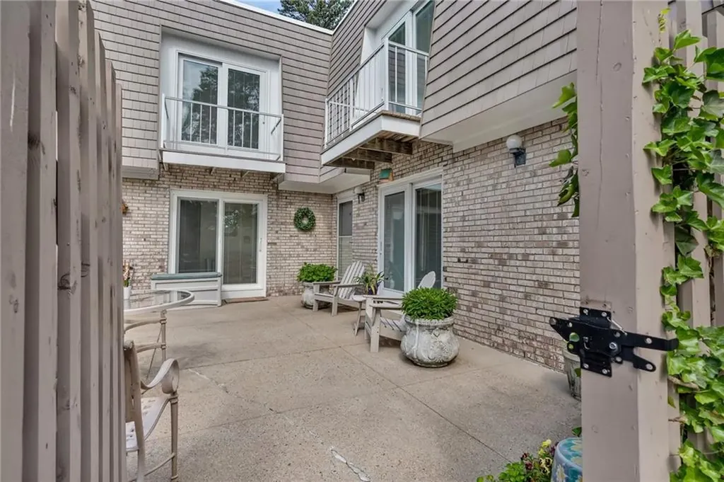 18 Caddy Rock Road North Kingstown RI 02852
