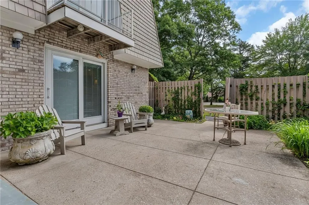 18 Caddy Rock Road North Kingstown RI 02852