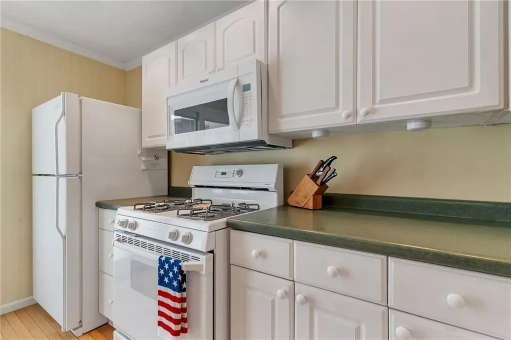 18 Caddy Rock Road North Kingstown RI 02852