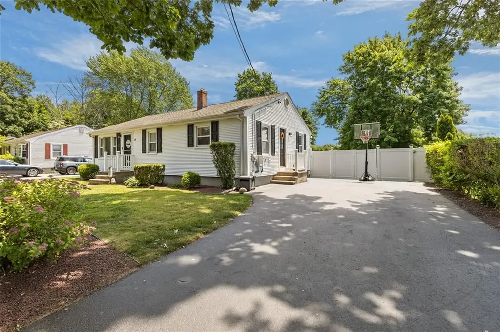 33 Fairhaven Drive Cumberland RI 02864