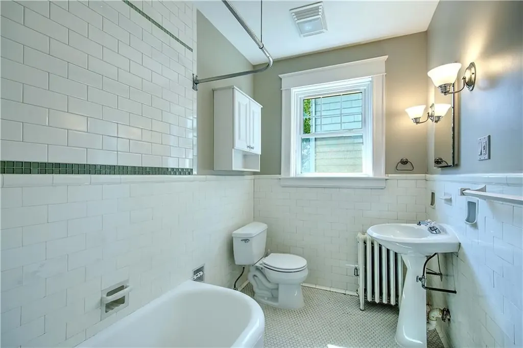 67 69 E Manning Street Providence RI 02906
