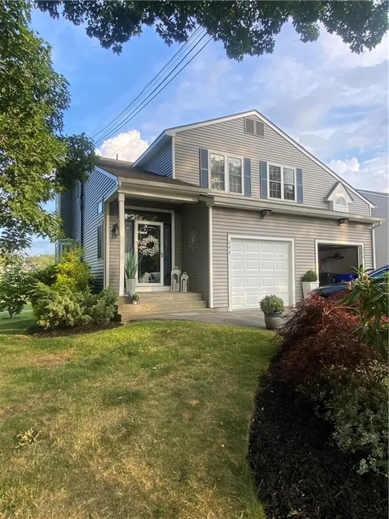 24 Pond Court North Providence RI 02904