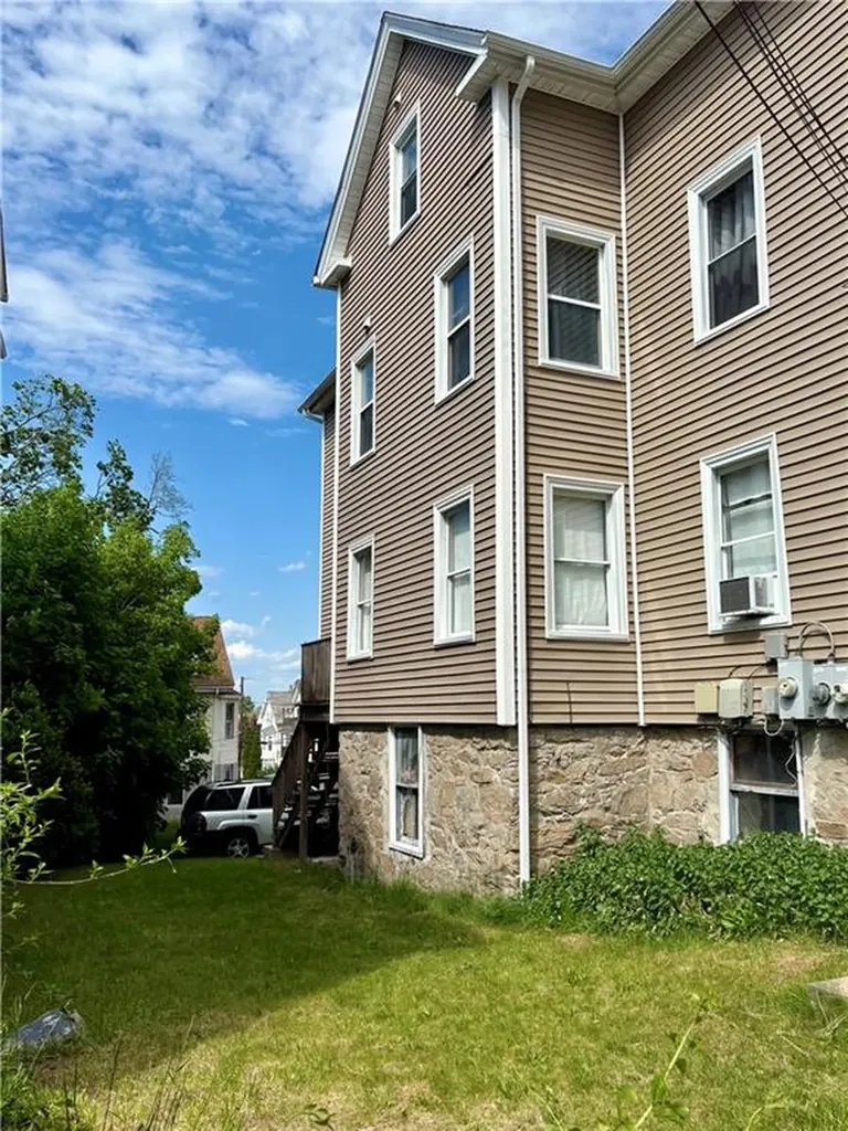 510 Bernon Street Woonsocket RI 02895