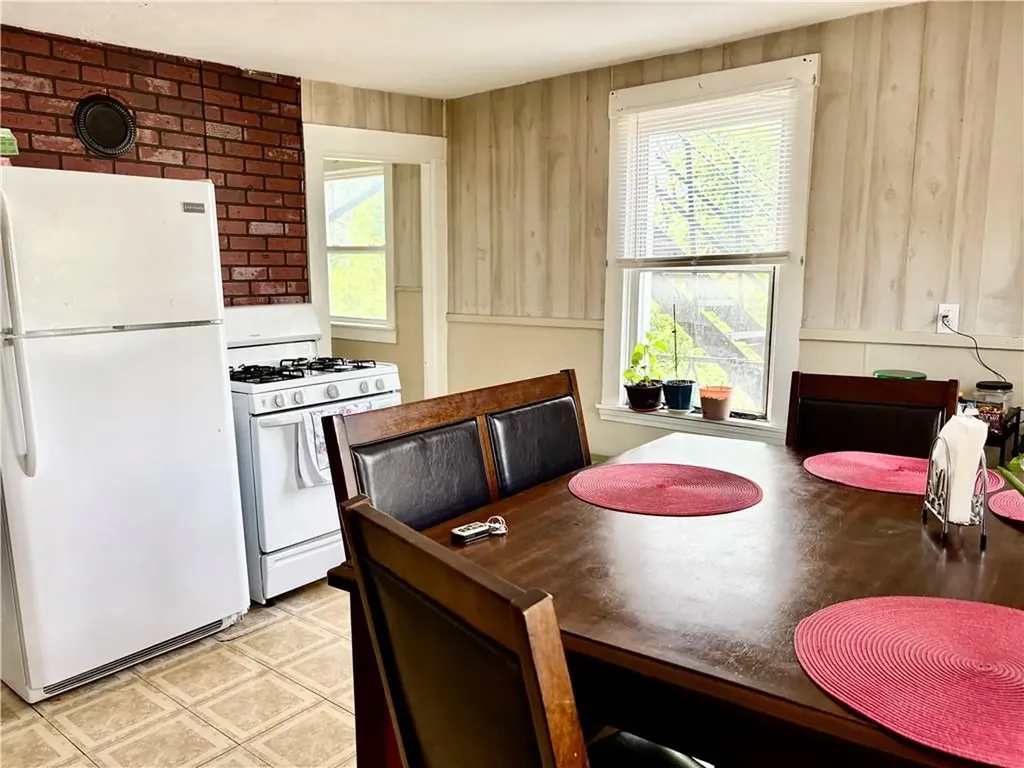 510 Bernon Street Woonsocket RI 02895