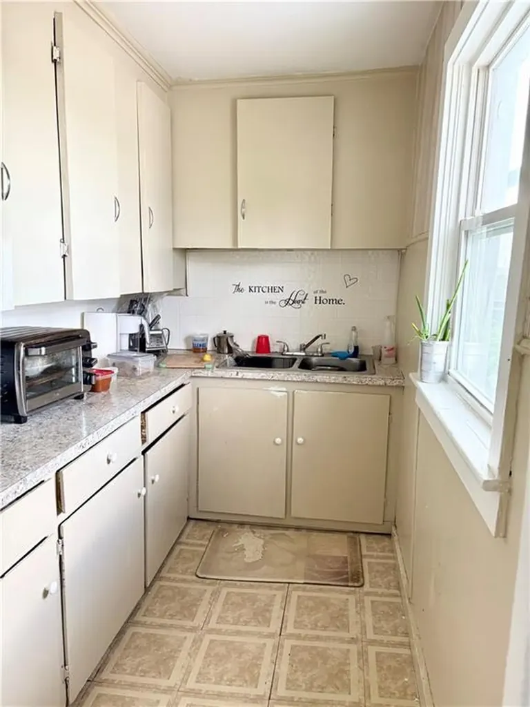 510 Bernon Street Woonsocket RI 02895