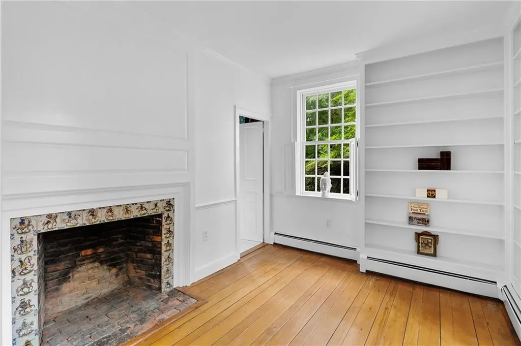 57 Farewell Street Newport RI 02840