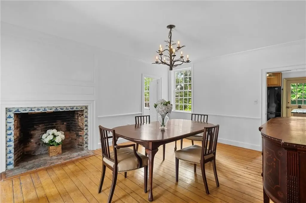 57 Farewell Street Newport RI 02840